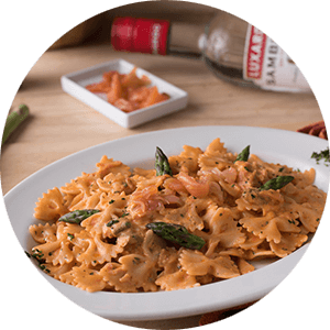 Farfalle Salmone e Asparragi Alla Sambuca